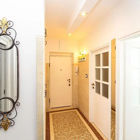 Ferienwohnung Fuer 4 Personen Ca 70 Qm In Split, Dalmatien Mitteldalmatien 아파트