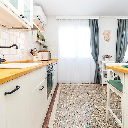 아파트 Ferienwohnung Fuer 4 Personen Ca 70 Qm In Split, Dalmatien Mitteldalmatien *