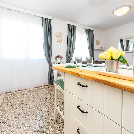 Ferienwohnung Fuer 4 Personen Ca 70 Qm In Split, Dalmatien Mitteldalmatien * 스플리트